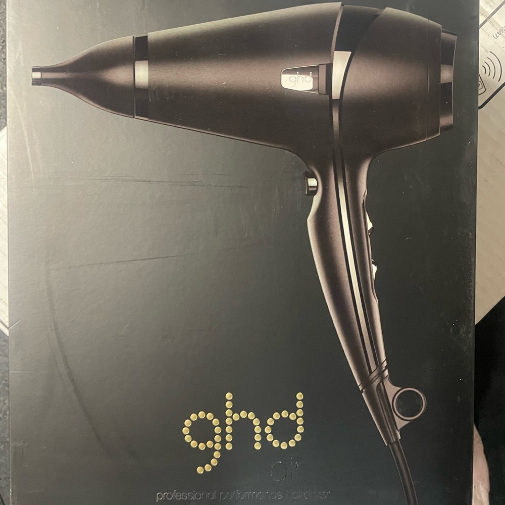 GHD HAIR DRYER HAS NEVER BEENN USED!!